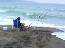 恵山のカニ釣り人